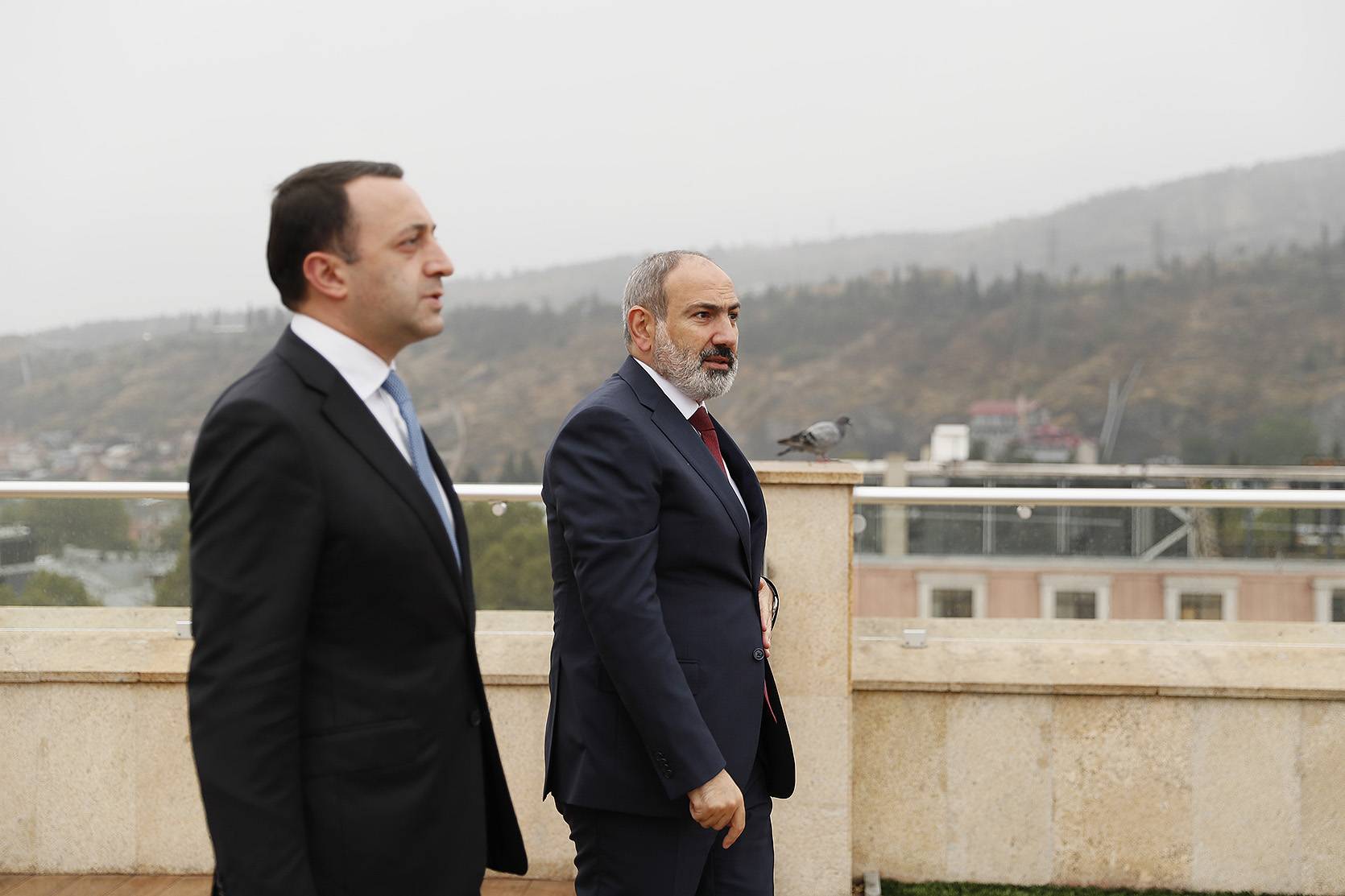 Ամբողջ ալբոմ