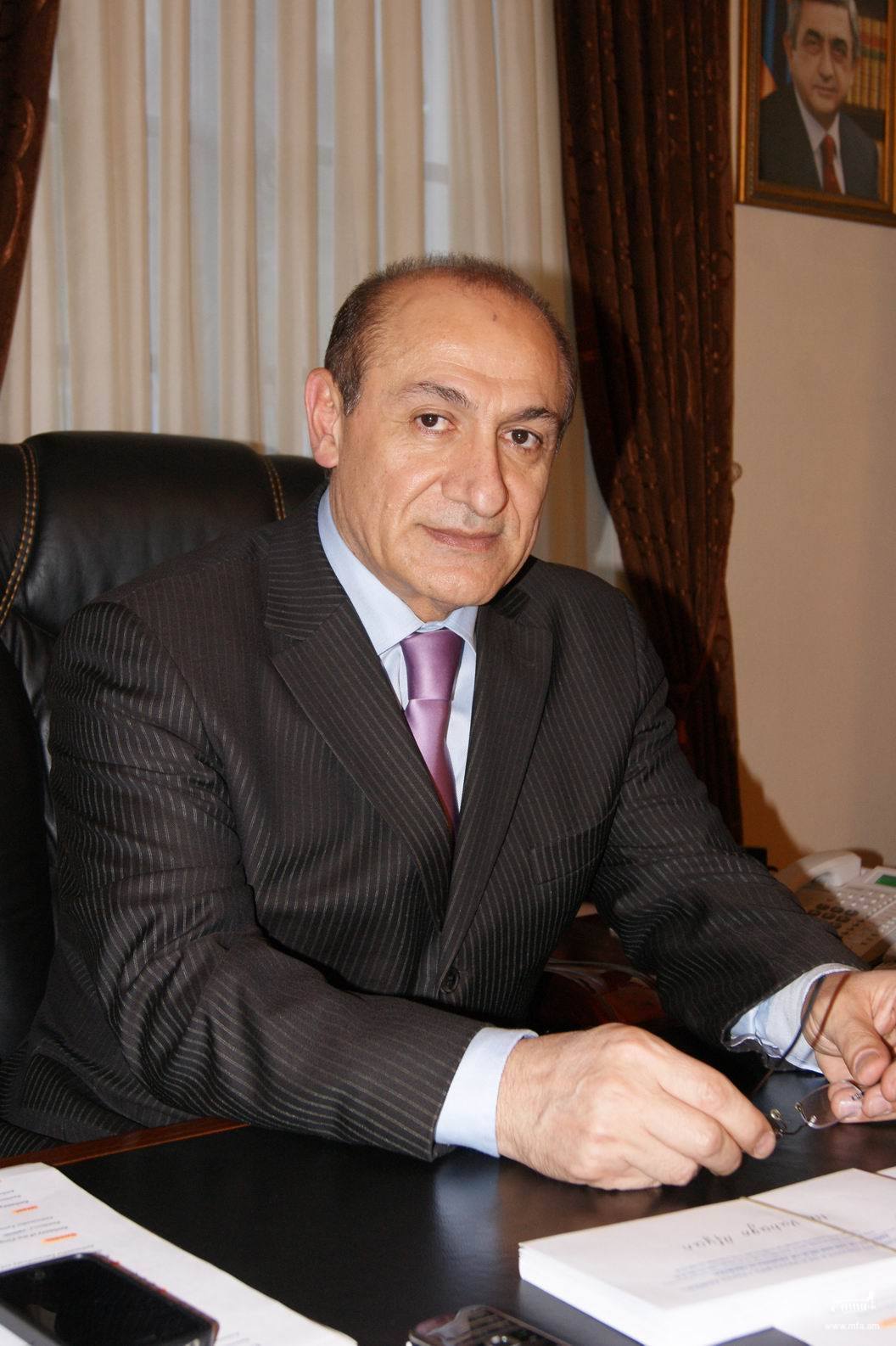 Վրաստանում ՀՀ արտակարգ և լիազոր դեսպան Յուրի Վարդանյանի՝ «Վրաստան» շաբաթերթին տված հարցազրույցը