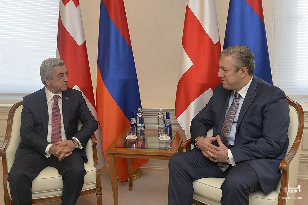 Ամբողջ ալբոմ