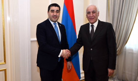 Президент Ваагн Хачатурян принял возглавляемую Председателем Парламента Грузии Шалвой Папуашвили делегацию